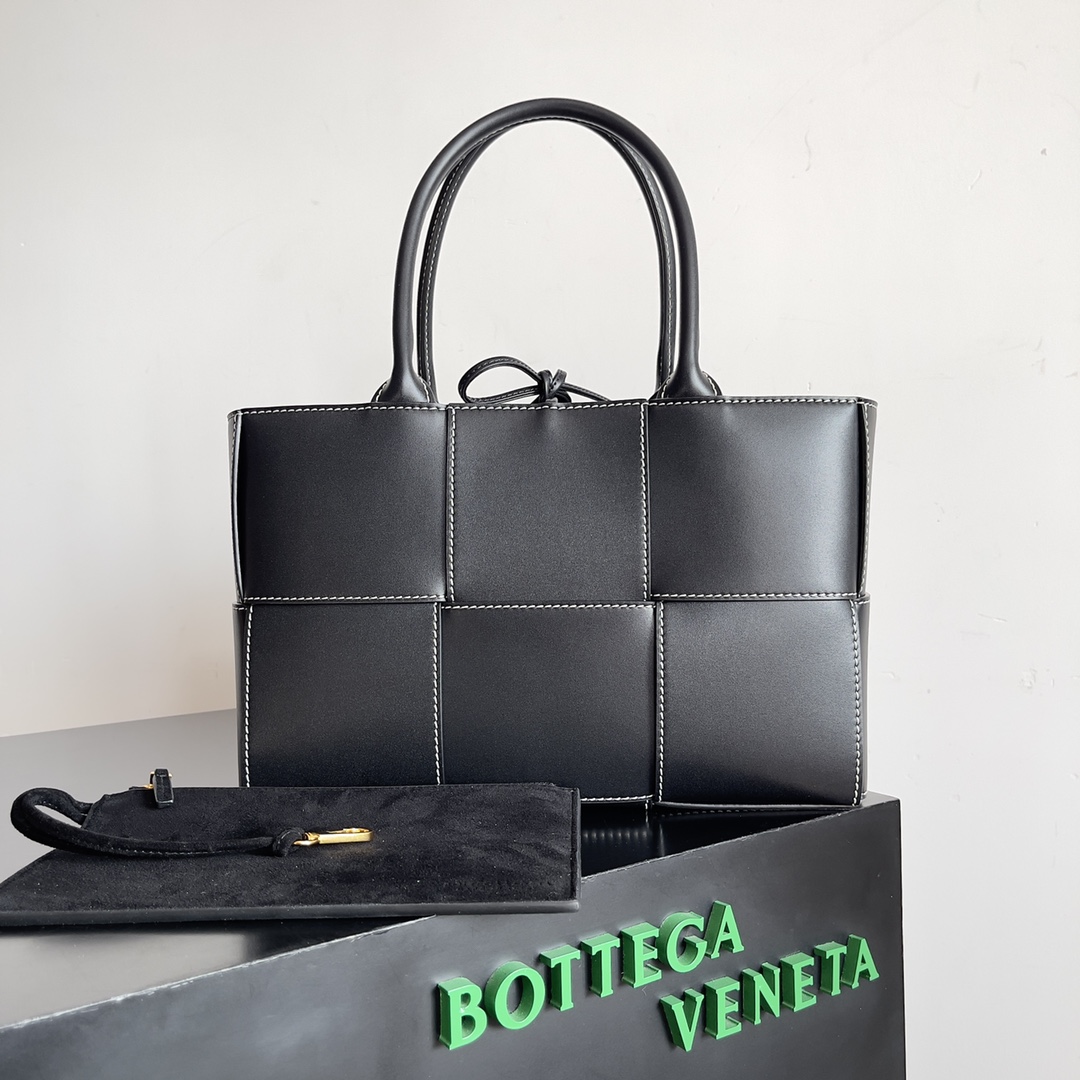 Bottega Veneta Shopping Bags